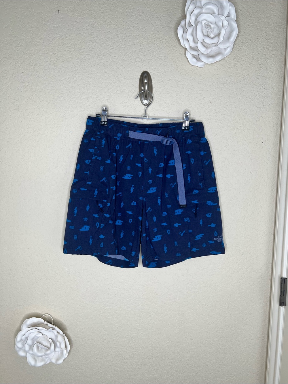 The North Face Class V Belted Shorts FlashDry Camp Print Blue NWT Size Small - Picture 2 of 13